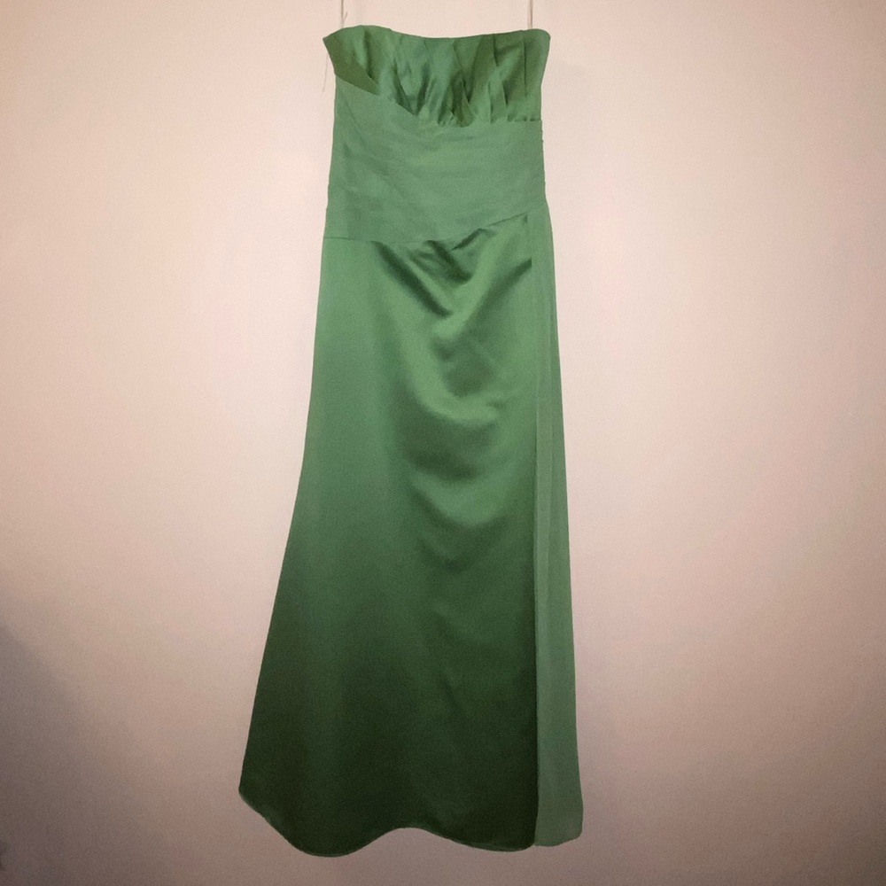 David’s Bridal Green Strapless Formal Gown Size 8